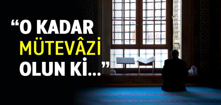 Alçakgönüllü Olmak ve Böbürlenip Üstünlük Taslamamak İle İlgili Hadis