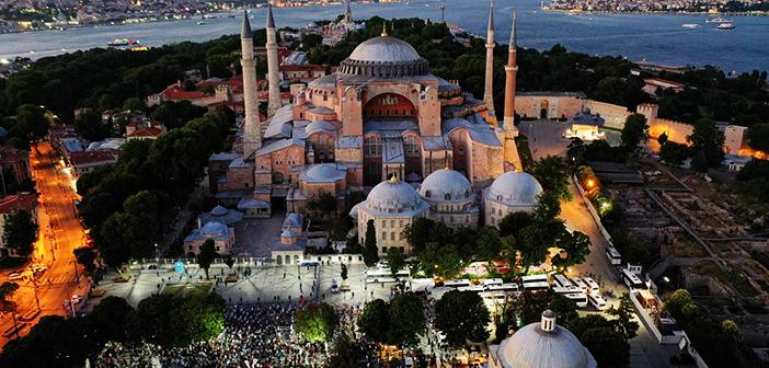 İstanbul’da 24 Saat Açık Olan Camiler