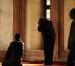 Namaz Kılanın Önünden Geçilir mi?