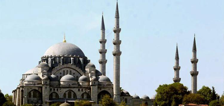 Süleymaniye Camii Dua Halinde Duruyor