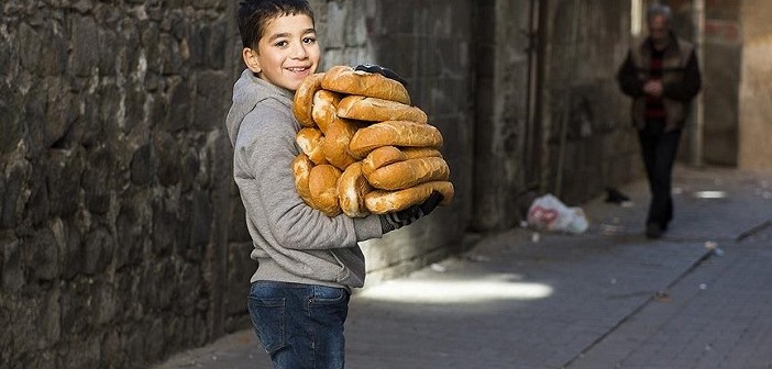 Bir Paket Sigara 10 Ekmeğe Bedel