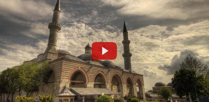 Kâbe Taşları İle Yapılan Camii