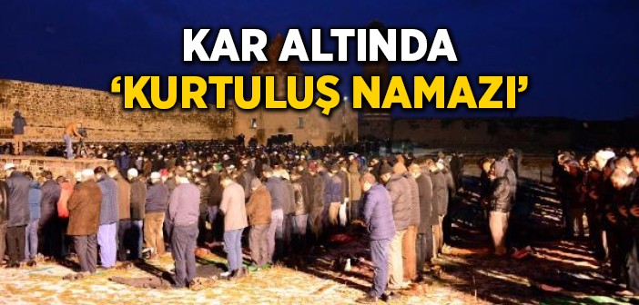 Kar Altında Kurtuluş Namazı