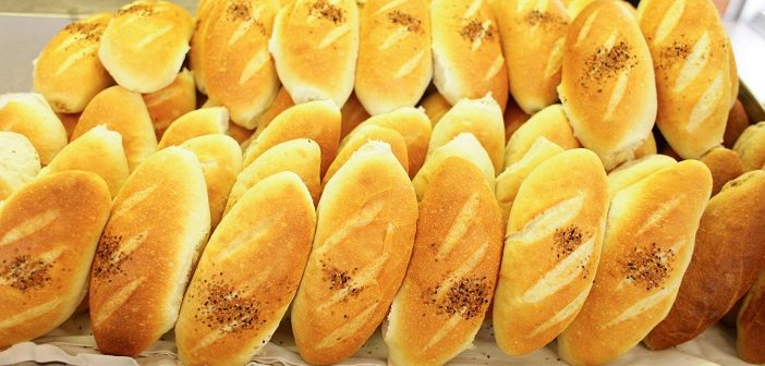 İhtiyaç Sahiplerine Ramazan Boyunca Ücretsiz Ekmek
