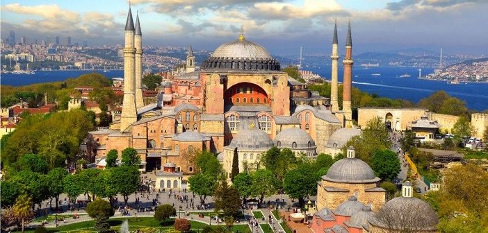 Ayasofya'da Tarihi Anlar! Hasret Bitiyor