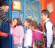 El Öpmenin İslam'da Yeri Var mıdır?