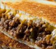 Kıymalı Cheddarlı Tost Nasıl Yapılır?