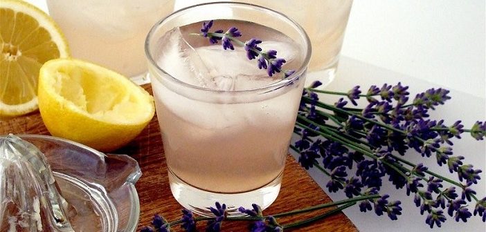 Lavantalı Limonata Nasıl Yapılır?