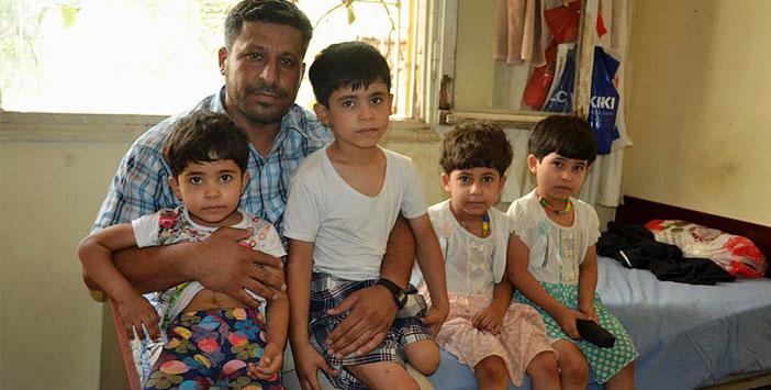 Eşini Kaybeden Suriyeli Baba 4 Çocuğuna Bakıyor
