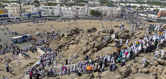 Milyonlarca Hacı Adayı Arafat Yolunda