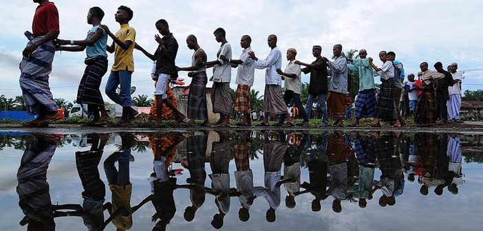 Arakan'da Müslümanlara Soykırım Yapılıyor