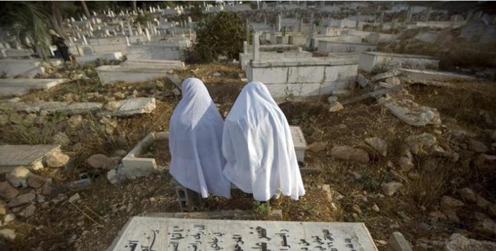 İsrail Doğu Kudüs'teki Müslüman Mezarlarını Yıktı