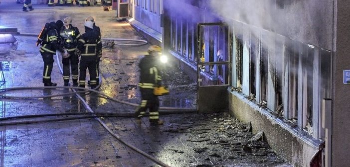 Fransa'nın Kuzeyinde Cami Kundaklandı