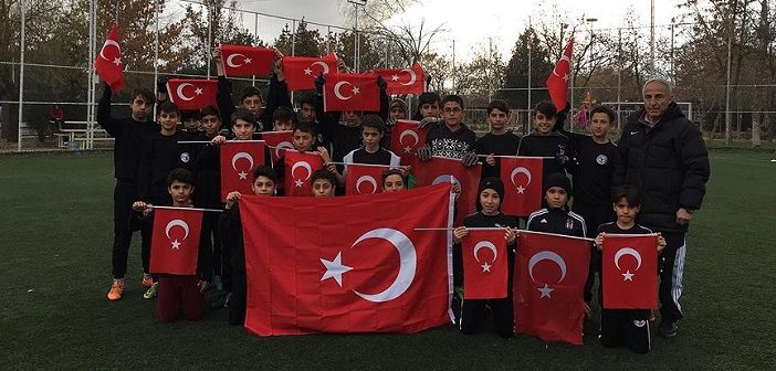 Kendileri Küçük Yürekleri Büyük