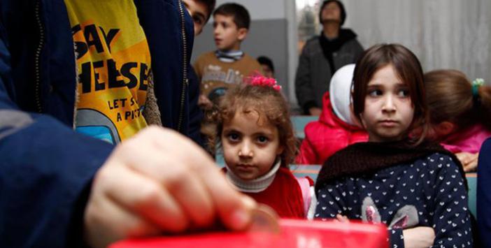 Suriyeli Çocuklar Simit Paralarını Halep İçin Topluyor