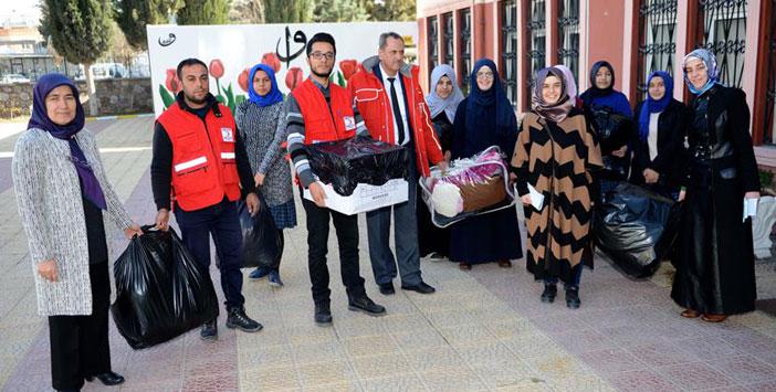 Çeyizlerini Suriyeliler İçin Sattılar