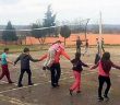 Engelli Öğrencisini Sırtında Taşıdı