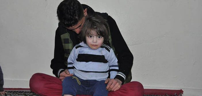 Iraklı Türkmen Çocuk Ameliyat Olmayı Bekliyor