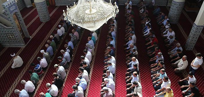 Terörün Vurduğu Camiler İbadete Açıldı