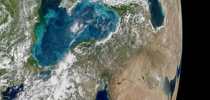 Nasa İstanbul Boğazı'ndaki Renk Değişimini Açıkladı