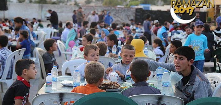 Sınır Ötesinde Yetimlerle İftar