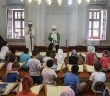 Çocukları Etkinlikler ve Sosyal Medya İle Camiye Teşvik Etti