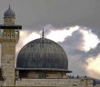 Binlerce Müslüman Akşam ve Yatsı Namazını Mescid-i Aksa'da Kıldı