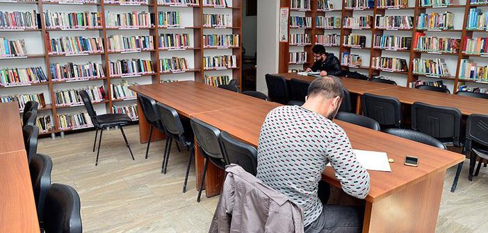 Türkiye'de 70 Bin Kişiye Bir Kütüphane Düşüyor