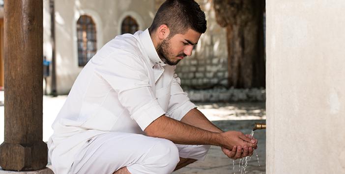 Sağdan Başlamak Sünnettir