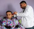 Köy Köy Gezip Engelli ve Yatalakları Tıraş Ediyor