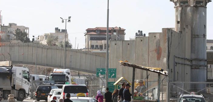 İsrail'in Duvarları Filistinlileri Birbirinden Ayırıyor