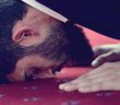 Sıkılmış Yumruklara Dua Edebilir Misiniz?