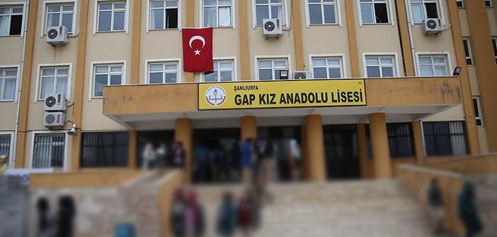 'dürüstlük Kantini'nin Kasası Yoksul Öğrenciler İçin Doluyor