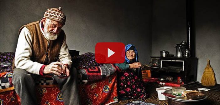 Anne ve Babamıza Nasıl Davranmalıyız?