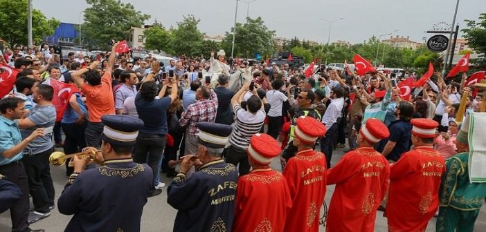 Fakirleri Evlendirmek ve Sünnet Ettirmek Zekat Yerine Geçer mi?