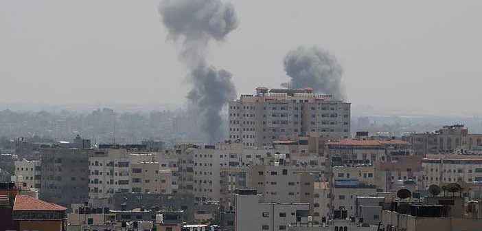 İsrail, Gazze'ye Saldırdı