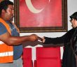 Suriyeli Kadın Bulduğu Cüzdanı Sahibine Ulaştırdı