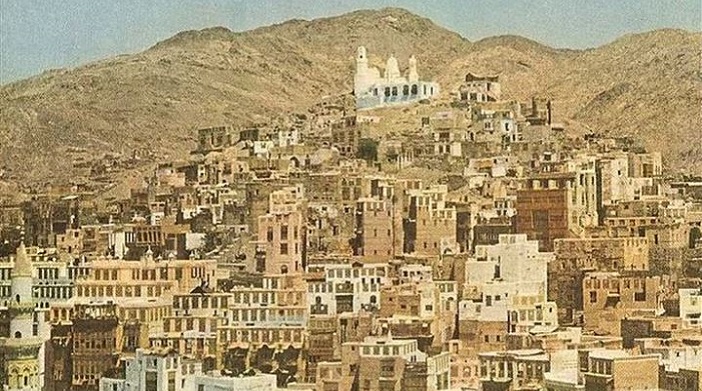 https://www.islamveihsan.com/wp-content/uploads/2018/12/Evler-ve-oteller-ise-kutsal-mekanlar%C4%B1n-d%C4%B1%C5%9F-k%C4%B1s%C4%B1mlar%C4%B1nda-konu%C5%9Fland%C4%B1r%C4%B1lm%C4%B1%C5%9Ft%C4%B1..jpg
