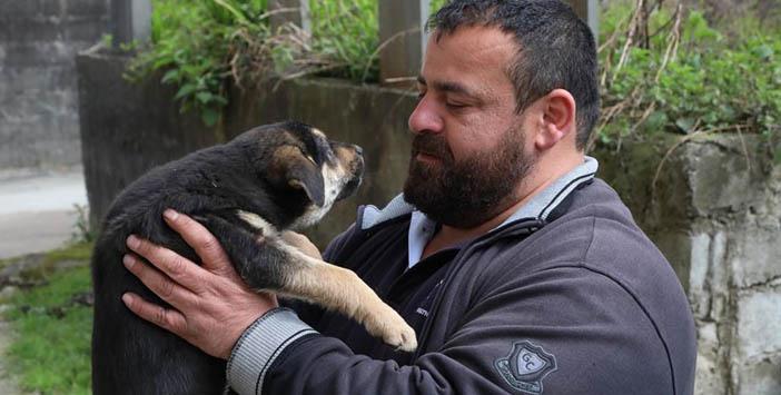 Köpeği Suni Solunumla Hayata Döndürmenin Mutluluğunu Yaşıyor