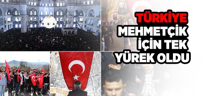 Türkiye Mehmetçik İçin Tek Yürek Oldu