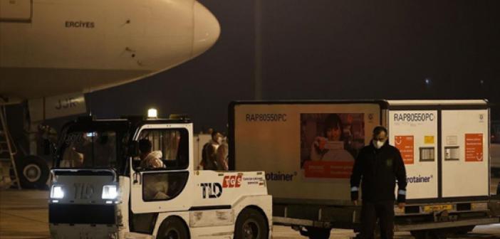 Kovid-19 aşıları Türkiye'ye Geldi