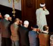 İmama Uyan Kişinin İftitah Tekbiri Getirmesi Farz mıdır?