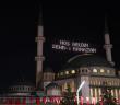 Taksim Meydanı'na Yapılan Camiye Ramazan Mahyası Asıldı