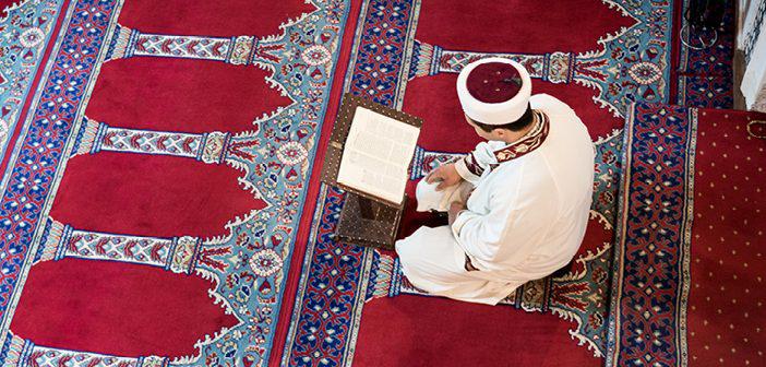 Ahzâb Suresi 63. Ayet Meali, Arapça Yazılışı, Anlamı ve Tefsiri