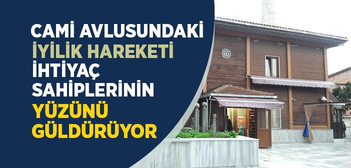 Cami Avlusundaki İyilik Hareketi Muhtaçların Yüzünü Güldürüyor