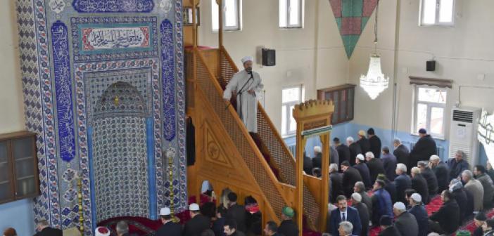 Cuma Hutbesinde Yapılan Duaya “Amin” Demek Caiz midir?