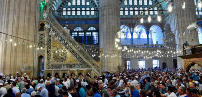 90 Bin Camide Okunan Cuma Hutbesinde İman Vurgusu Yapıldı