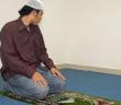 Birinci Oturuşu Son Oturuş Sanarak Selam Veren Kimse Ne Yapar?