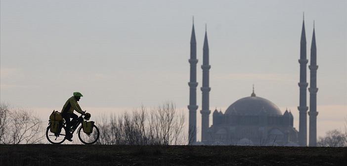 Camileri Tanıtmak İçin Almanya’dan Türkiye’ye Bisikletle Geldi