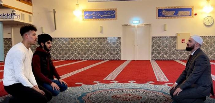 Hollanda'da Görevli Türk İmam 150'den Fazla Kişiyi İslam'la Buluşturdu